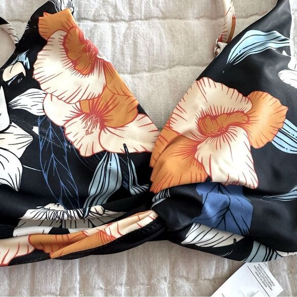 Cupshe Black and Orange Bikini Bold Floral Design - Picture 4 of 12